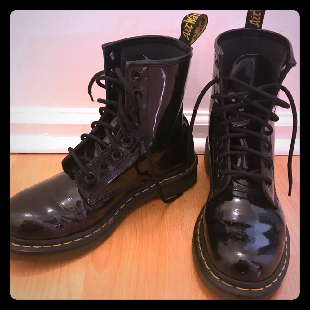 Dr Marten shiny bk boots size 7